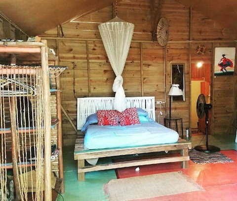 West End Cabin | One Love Rasta Cottages "Big"