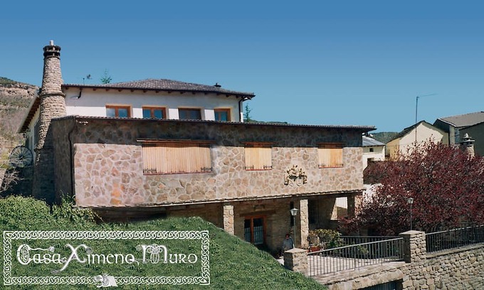 Arguis House | Casa Ximeno - Muro "Tranquilidad en el Pirineo"