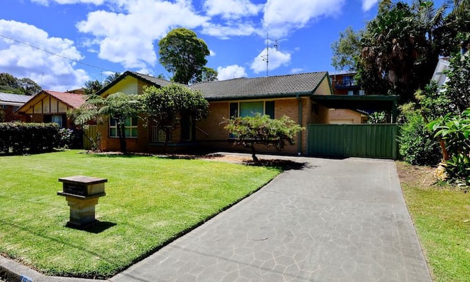 Forster House | Quiet Retreat on The Great Lakes (Forster NSW)