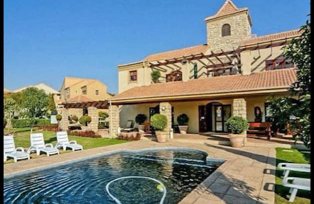 Lone Hill House | Beautiful home in prestigious area and estate