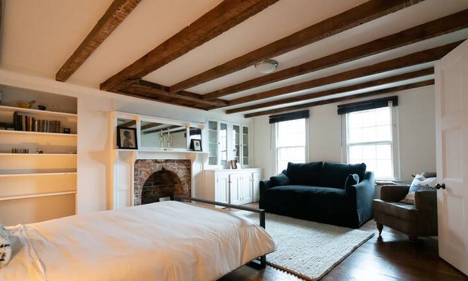 Newburgh House | The Historic Sunflower Cottage