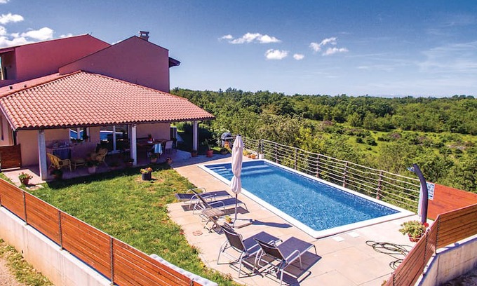 Filipana Villa | Beautiful villa with swimming pool in nature