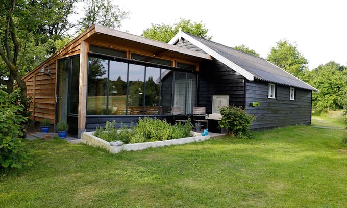 Almen Bed & Breakfast | Tuinkamer 'De Almense Bedstee'