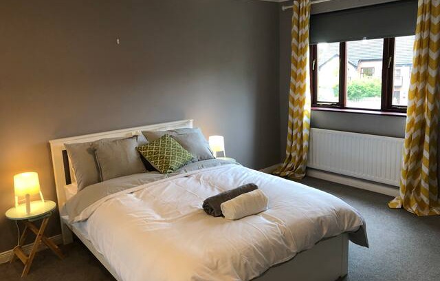 Moira House | Spacious four bed house Moira.