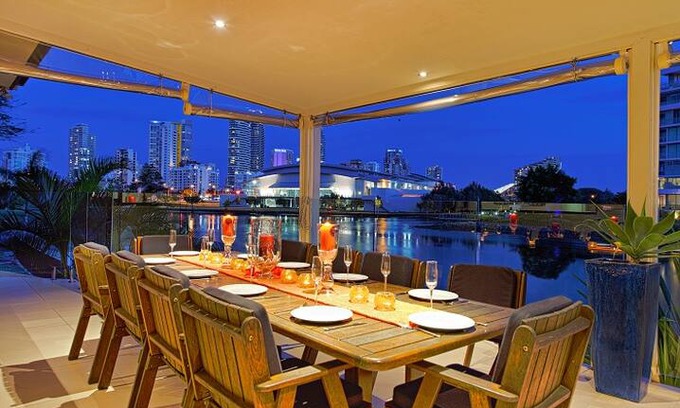 Broadbeach Waters House | Casa Grande Luxury Holiday House Gold Coast Qld