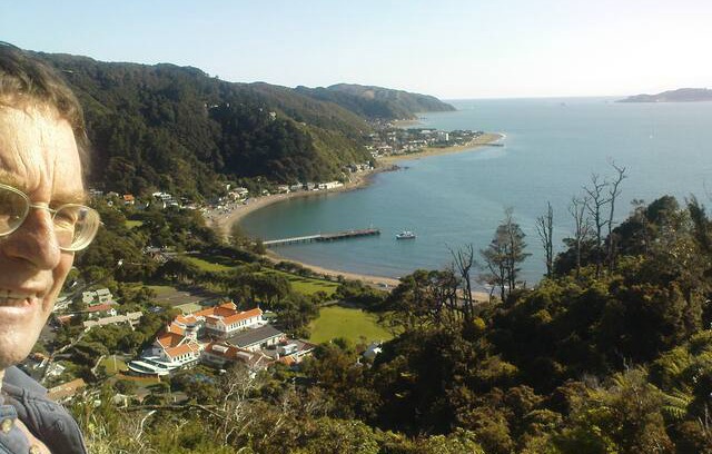 Lower Hutt House | Eastbourne (NZ) seaside retreat !