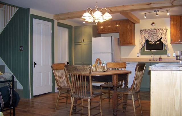 West Kill House | Cozy Catskill Ski/Hike Retreat