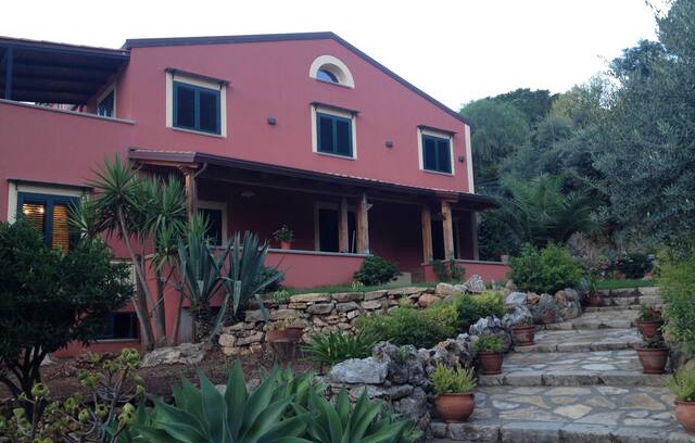 Altofonte Bed & Breakfast | BOUGANIVILLEA HOME