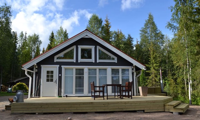 Rovaniemi Cabin | A cozy cottage by the river