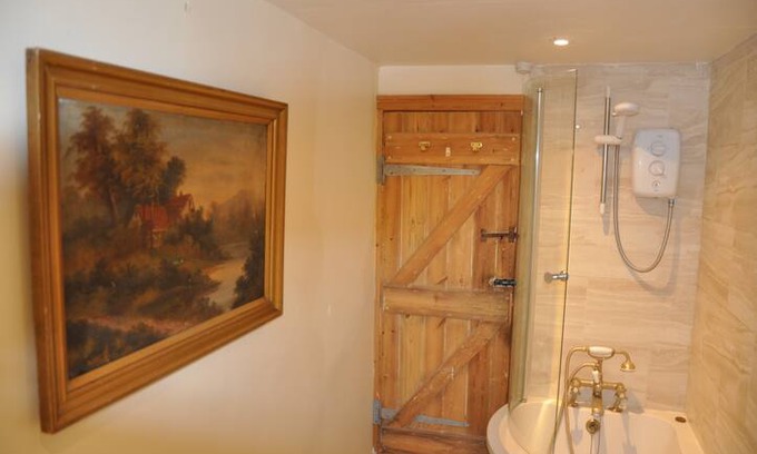 Wallingford Bed & Breakfast | The Old Farmhouse Inn, B&B, Secret garden room