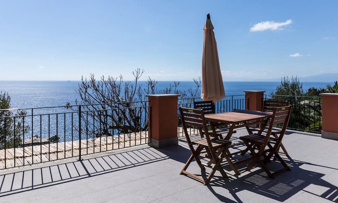 Recco Apartment | La Casa del Pittore Codice CITRA 010047-LT-0066