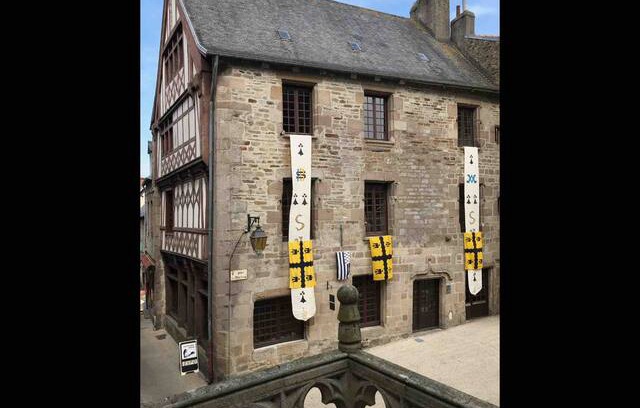 Treguier Bed & Breakfast | B&B du Cloître Treguier chambre esprit chinois