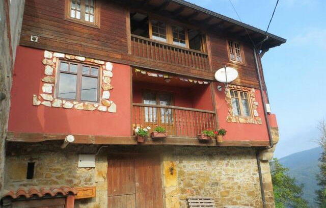 Ampuero House | Casa rural en el corazón del valle del Asón