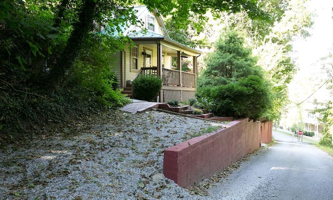 Harpers Ferry House | River View Cottage