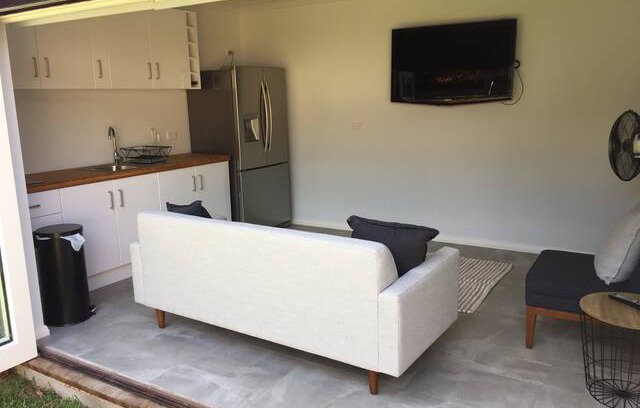Willoughby House | Self Contained Renovated 1 Bedroom Granny Flat