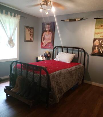 Afton House | Cute Private Bedroom