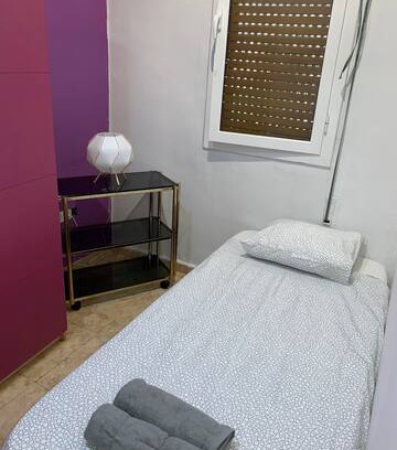 El Besos i el Maresme Apartment | Diagonal mar individual habitacion privada