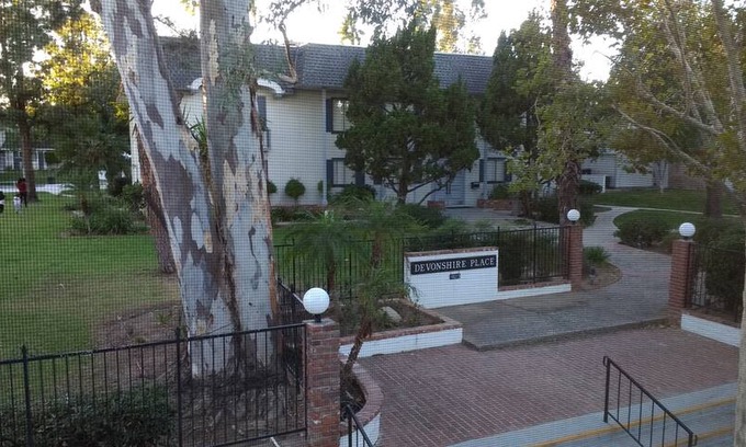 Chatsworth House | Rooms in a nice Family Townhome!