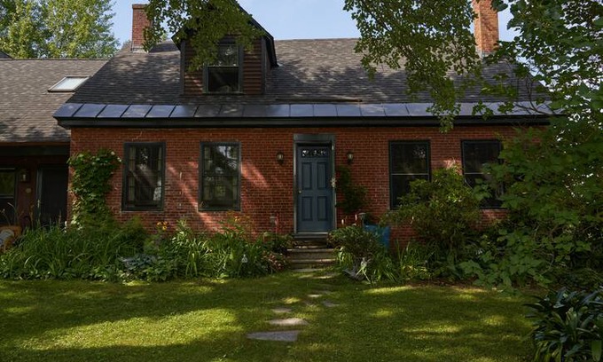 Windsor House | Bluebird Hill Farm Guestsuit. Peaceful location.