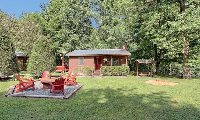 Whittier Cabin | Moose Cabin @ Sunset Farm Cabins