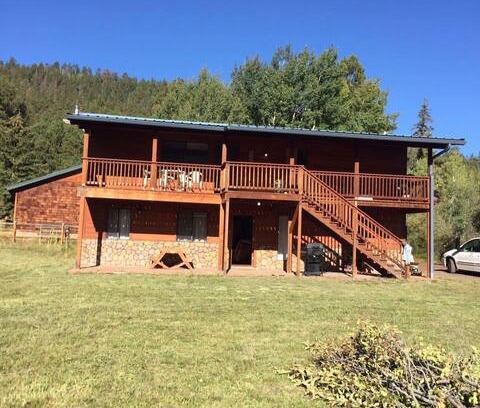 Greer House | The Bear cabin in Greer, AZ/Happy Bear Lodge