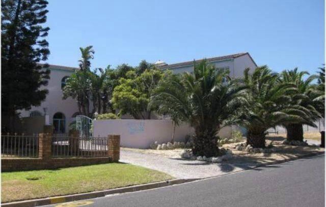 Flamingo Vlei House | Avocet Cape Town Villa - Rooms - B&B - Self Cater