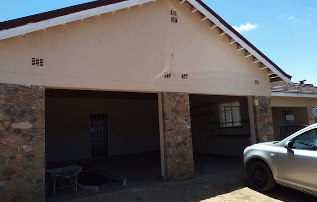 Nyanga House | nyanga holiday home