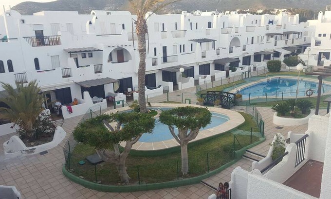 Agua Amarga House | Chalet con piscina junto al mar