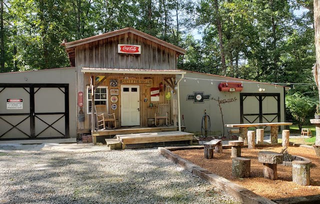 Monterey Cabin | Little Cabin in the Woods -(Biker & Pet Friendly)