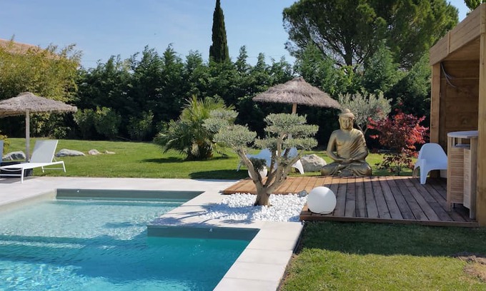 Bedarrides House | "Un gîte en Provence"4* piscine chauffée & jacuzzi