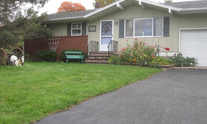 Laurens House | Pinecroft Family Rental- Close to Baseball Camps