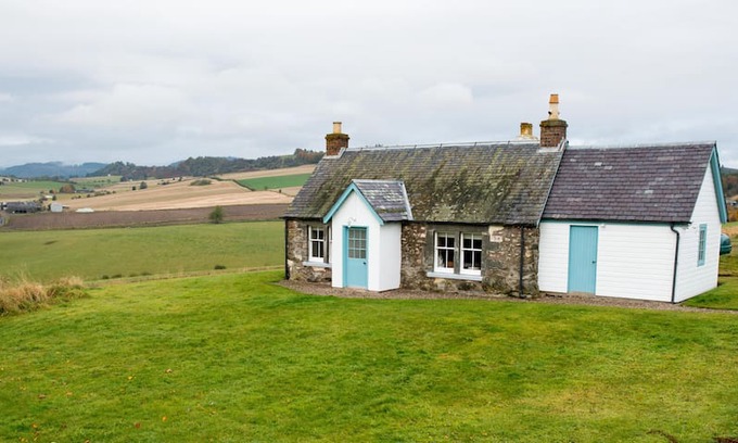 Murthly House | Cairnmuir Cottage - Romantic Hideaway sleeps 4