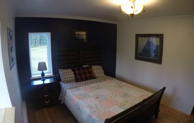 Fairbanks Cabin | Duck pond lodge, in nature but next to it all.