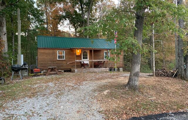Gracey Cabin | Lawrence's Lil Cabin