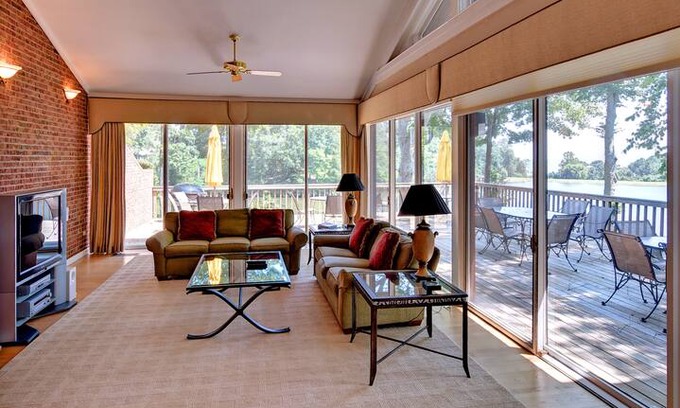 Lackey House | The 402 House at The Kingsmill Resort