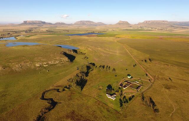 Maluti a Phofung Cabin | Buffalo Lake Cottage