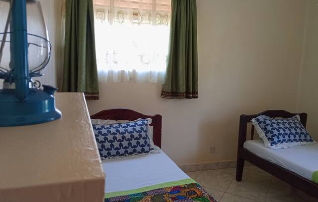 Western Region Hostel | Murchison Backpackers - Masindi