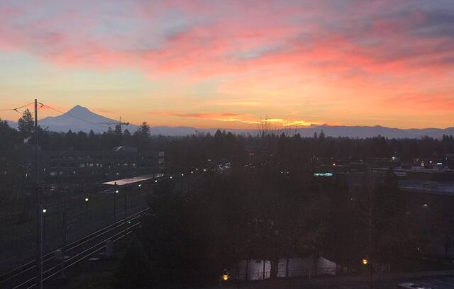 Gresham Apartment | Mt hood sunrise blue room
