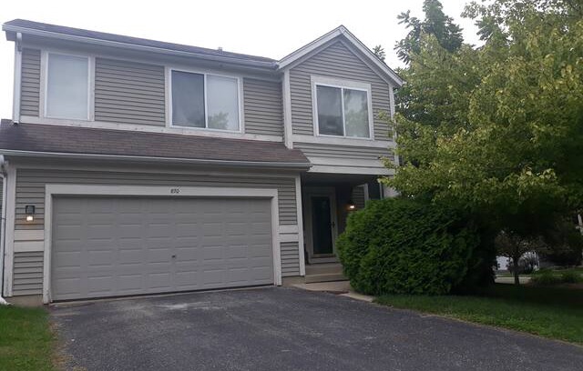 Round Lake House | Great House in Round Lake Park