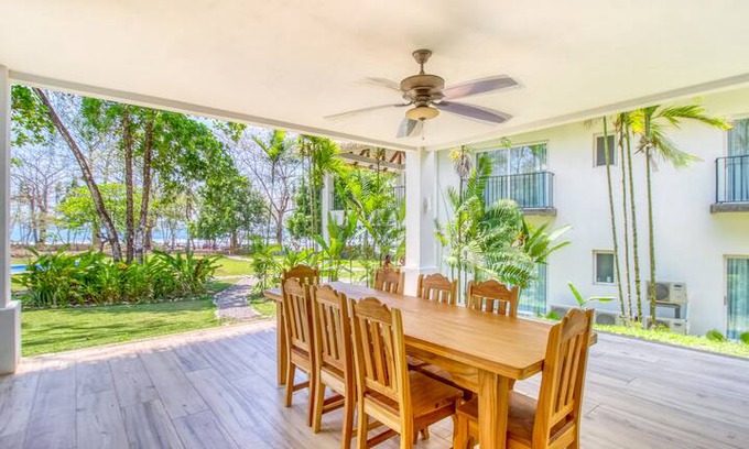 Pavones Apartment | New beautiful beachfront condo steps away from a world class surf break