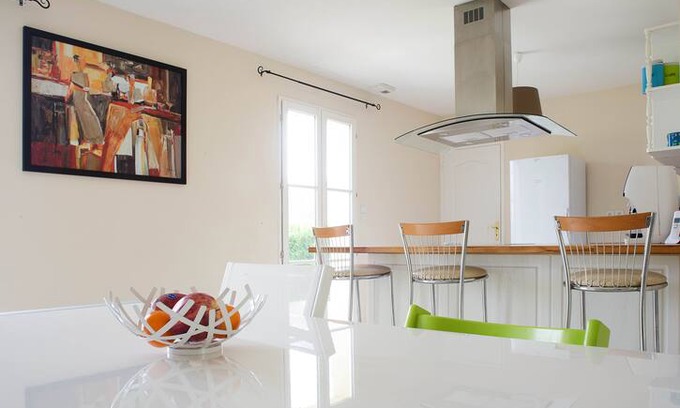 Pontarme House | Spacious house near Paris