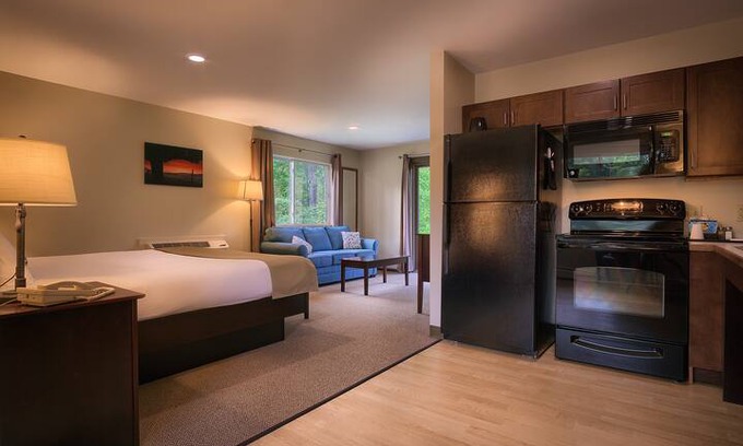 Stowe Area Hotel | Stowe Escape Boutique Hotel Suite with Patio