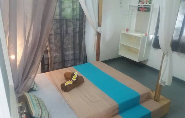 Blue Bay Bed & Breakfast | le jardin de frangipane 1