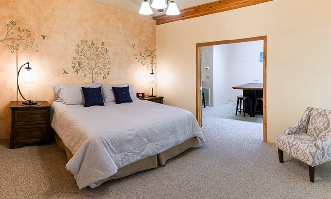 Ashland Cabin | Oak Street Cottages - Studio