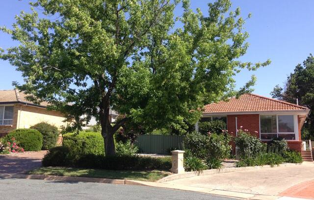 Mawson House | Holiday home away from home in the Bush Capital.