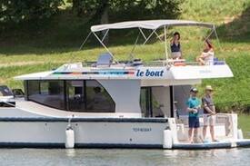 Smiths Falls Boat Rental | Northern Rideau Cruise Adventure on the Horizon