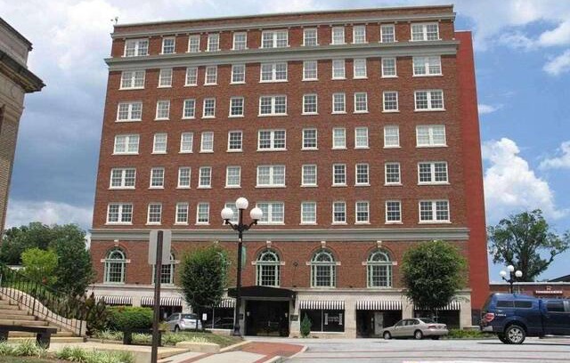 Anderson Apartment | 1 Bedroom Apartment in Downtown Historic Building