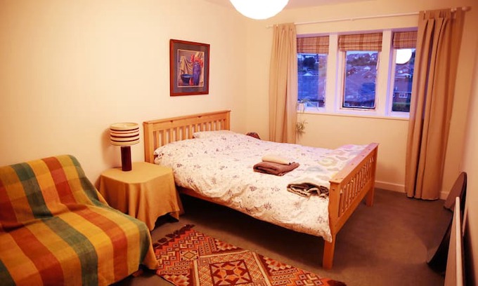 Littleborough House | Cosy Double Room - Hollingworth Lake