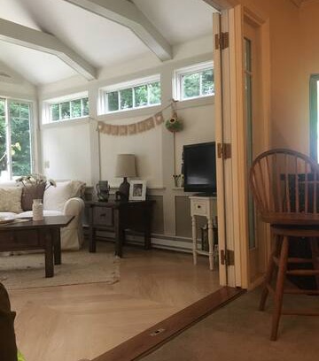 Melrose House | Spare room near airport save $
