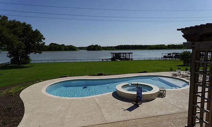 Trinity House | Water Front home on Lake Livingston Texas